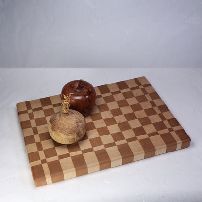 Short Edge Cutting Board | Maple & Cherry | Checkers Pattern